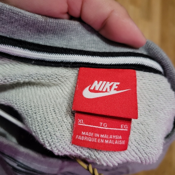 Nike sweatshirt - Picture 5 of 6